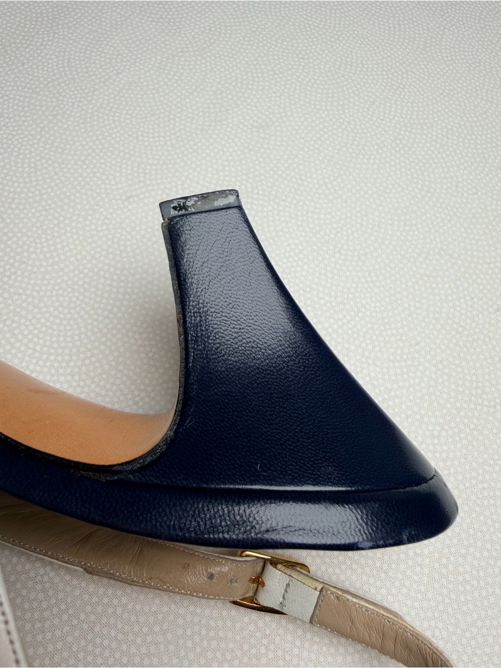 Salvatore Ferragamo Slingback Heels 8B White Navy Leather Italy Vintage 1980’s - Picture 11 of 11